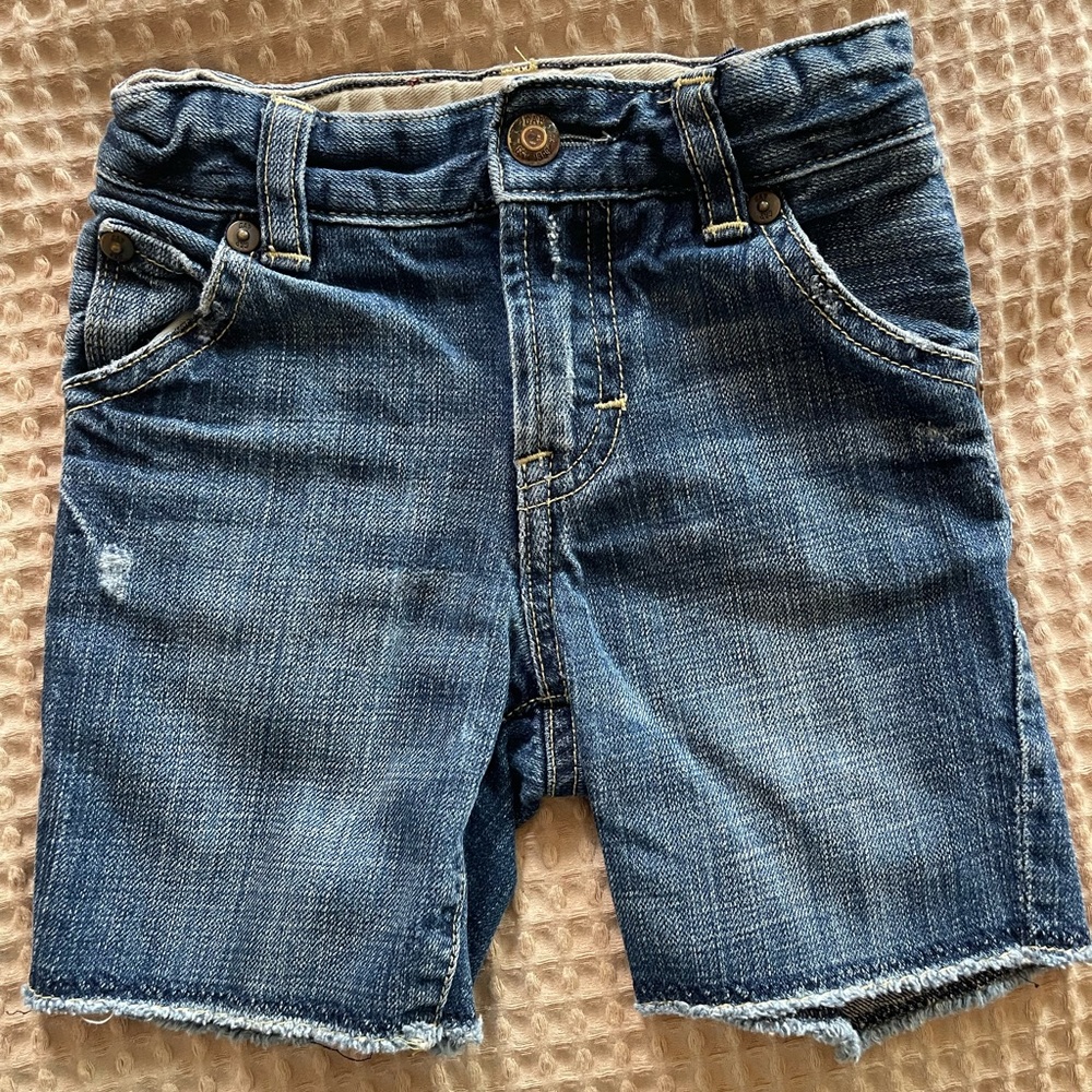 Gap Toddler 18-24mo Jean Shorts. Raw hem. Like new condition.